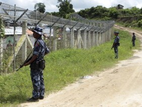 少数民族武装组织声称占领了缅甸西部靠近孟加拉国边境的重要城镇